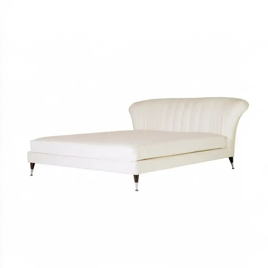 Cama con cabecero curvado con tapizado claro - beige