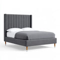 Cama con cabecero alto de paneles verticales - gris